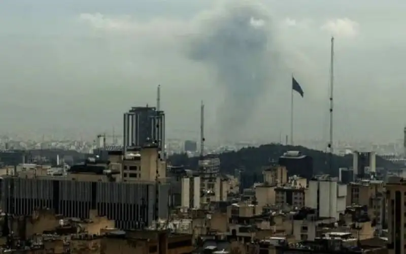 غارات إسرائيلية على شرق وغرب طهران
