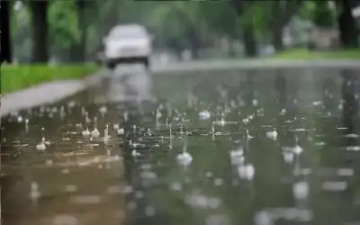 إجلاء جميع الركاب في مطار بن