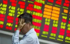 الأسواق العالمية تحت ضغط النفط.. المستثstrongمروstrongن