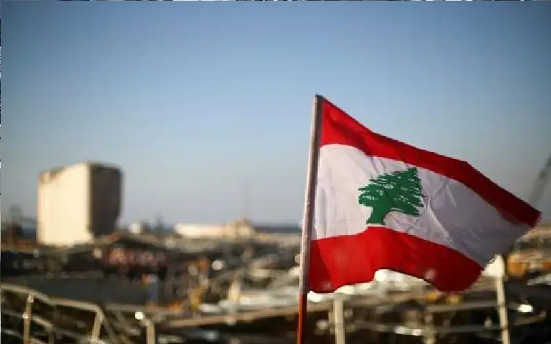 لبنان يطلب مغادرة السفير الإيراني ويستدعي