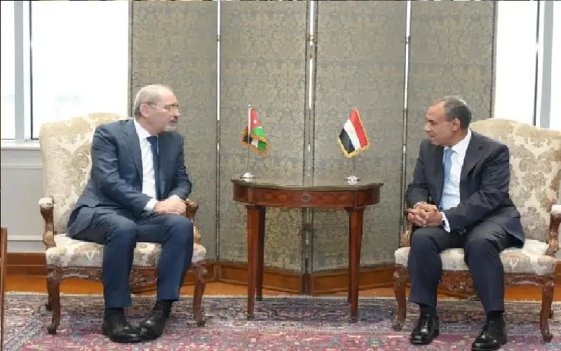 الصفدي ونظيره المصري يؤكدان دعم قرار