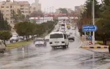 أمطار رعدية غstrongزيstrongرة وتحذيرات من السيول