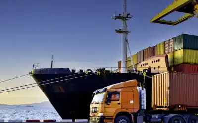 هزة أرضية في الإمارات