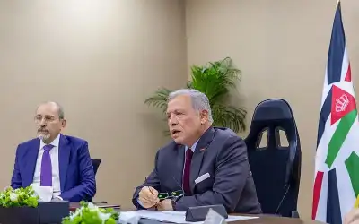 الملك يأمر الحكومة بحل مشكلة قروض