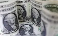 الدولار يقفز لأعلى مستوياته منذ أشهر