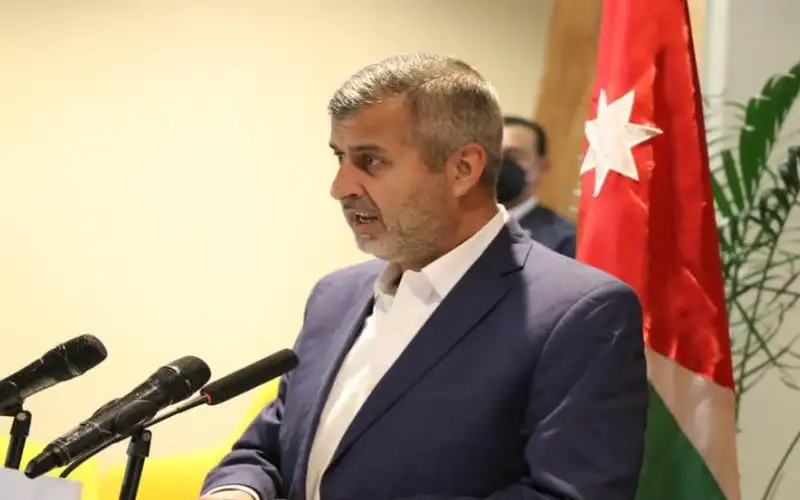 الخرابشة يطمئن الأردنيين: مخزون آمن للمحروقات