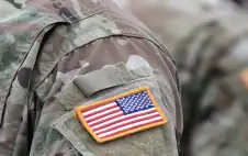 إصابة 12 جنديا أميركيا بهجوم صاروخي