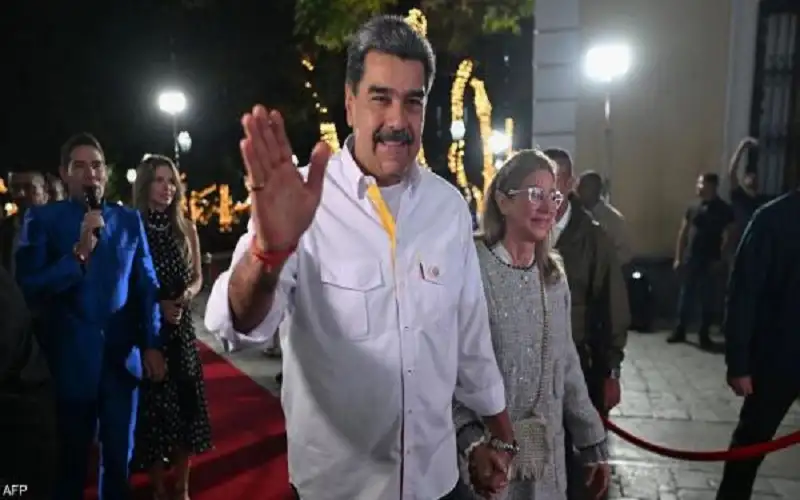تقرير يكشف تفاصيل حياة مادورو وزوجته