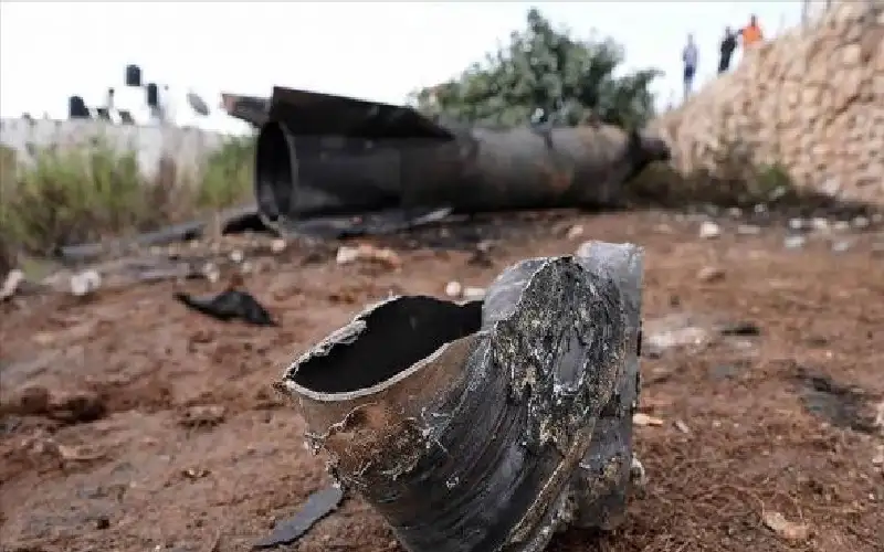 الأمن: 64 بلاغا بسقوط شظايا صواريخ
