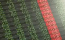 تراجع معظم أسواق الخليج وسط مخاوف