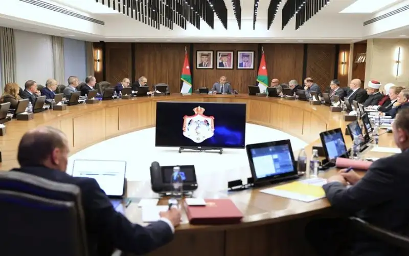 رئيس الوزراء: اللجوء لوضع سقوف سعرية