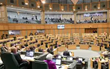 صحيفة نيسان ـ النواب يناقشون مشاريع قوانين تشمل المنافسة