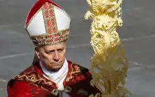 بابا الفاتيكان: الرب يرفض صلوات القادة