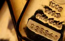 الذهب يصعد مع تراجع الدولار لكن