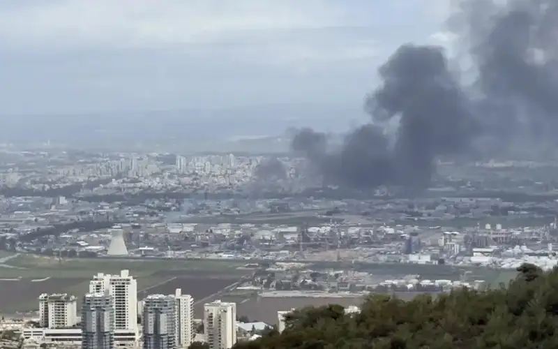 صاروخ إيراني يصيب مصفاة نفط بحيفا