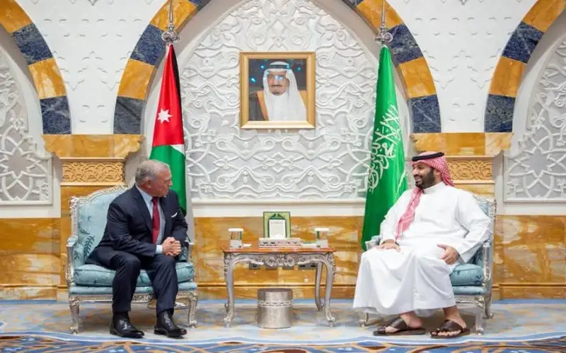 الملك وولي العهد السعودي يبحثان تداعيات