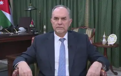 محافظ الزرقاء يعود الصحفي فيصل التميمي