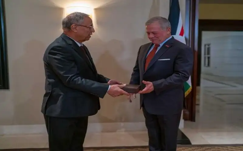 الملك: ضرورة المباشرة في تطبيق توصيات