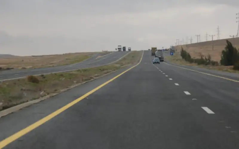 صحيفة نيسان ـ صيانة 20 كم من الطريق الصحراوي