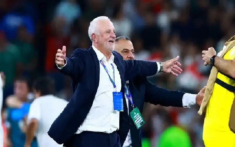 بين أستراليا والعراق.. أرنولد يكتب التاريخ