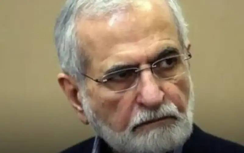 صحيفة نيسان ـ إصابة كمال خرازي المقرب من المرشد