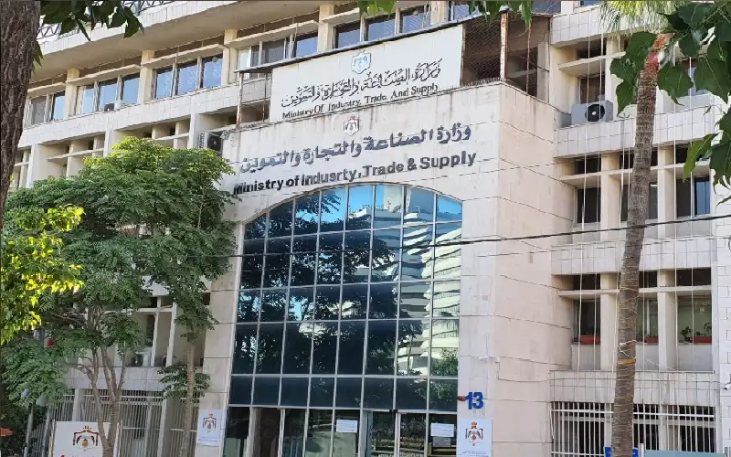 مخالفة 1101 منشأة الشهر الماضي معظمها