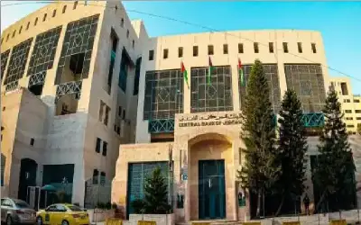 اكتشفت خيانته فصدمته بالسيارة