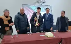 ابو عزام يكstrongرمstrong الطالب محمد عياصرة