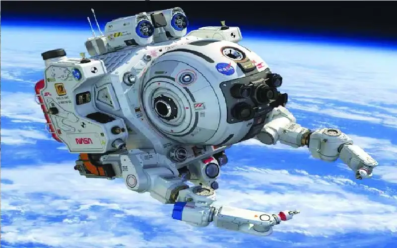 مفتش آلي في الفضاء