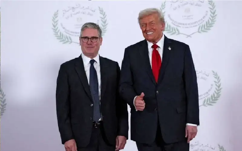 ترامب يسخر من ستارمر ويستهزئ بحاملات