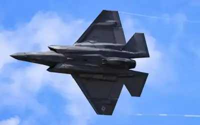 الملك والرئيس الإماراتي يؤكدان على ضرورة