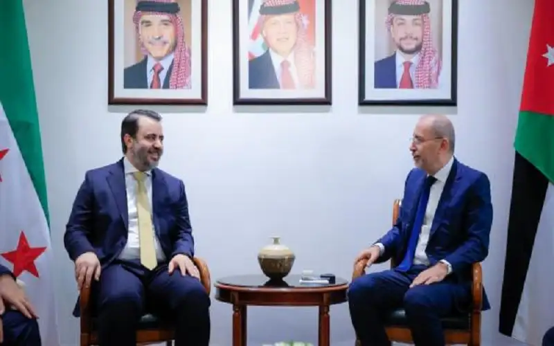 وزير الخارجية يلتقي نظيره السوري في