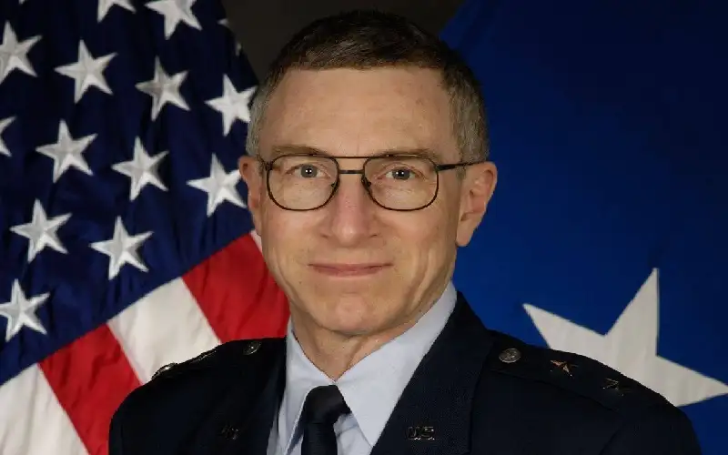 جنرال أمريكي يتبخر بلا أثر.. ومكالمة