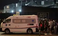 قتيل و60 جريحا في كارثة إستاد