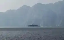 ناقلة غاز ترفع علم الهند عبرت