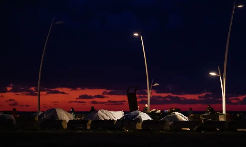 صحيفة نيسان ـ إسرائيل تشن غارات على بلدة كفرحتى