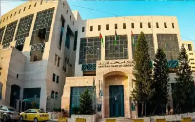 الطراونة يحاضر في كلية الدفاع الوطني