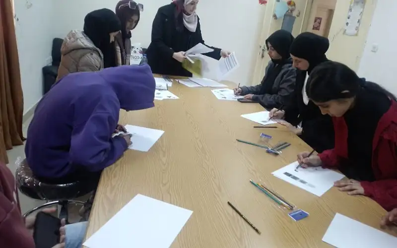 انطلاق برنامج الرسم في مركز شابات