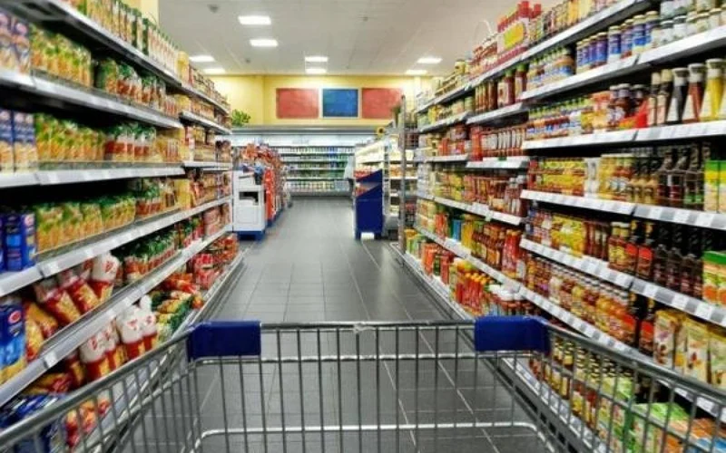 صحيفة نيسان ـ وزير الصناعة يؤكد وفرة السلع في