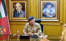 الملك يزور قيادة سلاح الجو الملكي