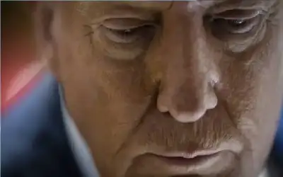 سائقو التكسي يواصلون الاعتصام.. والأمن يطلب