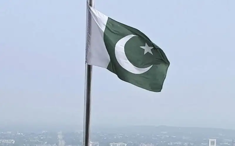 صحيفة نيسان ـ رويترز: باكستان قد تدخل الحرب لصالح