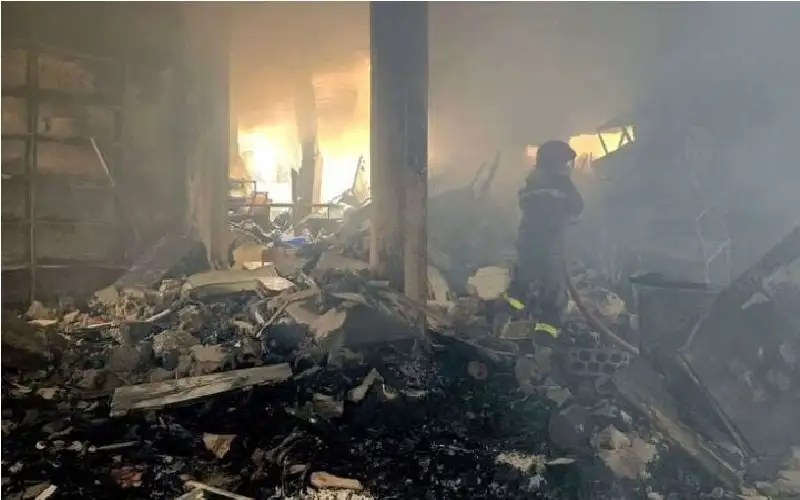 صحيفة نيسان ـ 8 شهداء بغارة إسرائيلية على مدينة