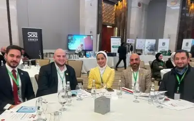 الدفاع المدني يخمد حريق مركبة في