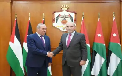 إمارة مكة تهدد بحظر التجول