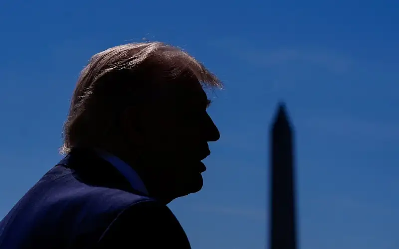 ترامب: القوات الأميركية ستبقى حول إيران