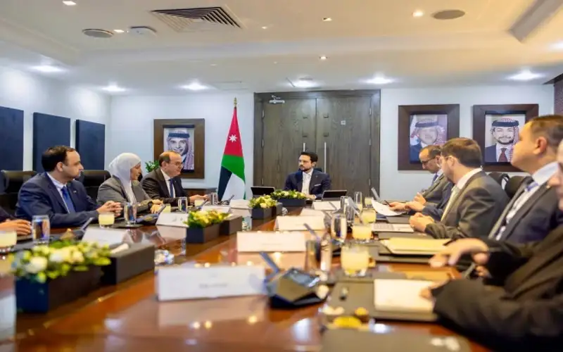 ولي العهد يؤكد أهمية البناء على