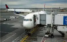 مطارات أوروبا تواجه نقصا منهجيا في