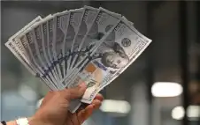 الدولار يتجه نحو تكبد أكبر خسائر