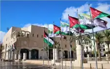 أمانة strongعمانstrong: تحويلات مرورية لتركيب جسر